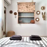 De Charme Avec Piscine Privée Face à La *