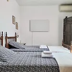 Villa De Charme Avec Piscine Privée Face à La