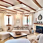 De Charme Avec Piscine Privée Face à La Villa *
