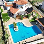 De Charme Avec Piscine Privée Face à La Villa *