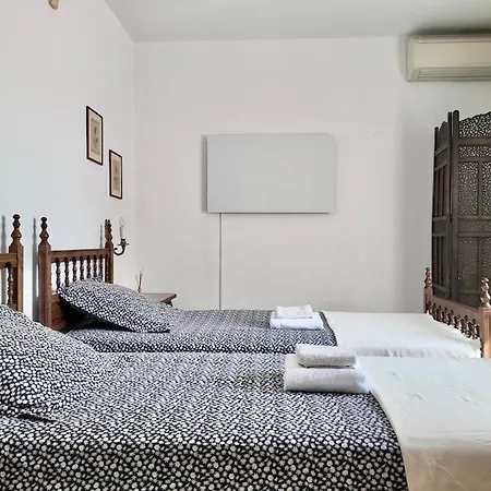 Villa De Charme Avec Piscine Privee Face A La