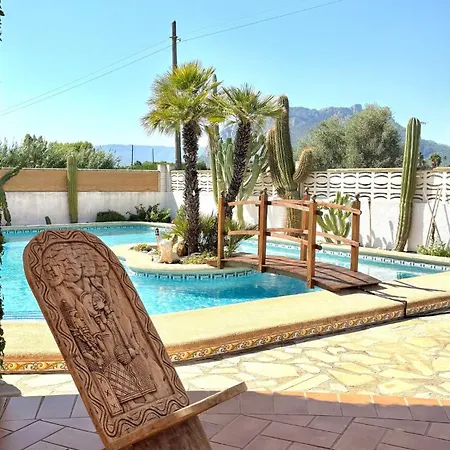 Villa De Charme Avec Piscine Privee Face A La *